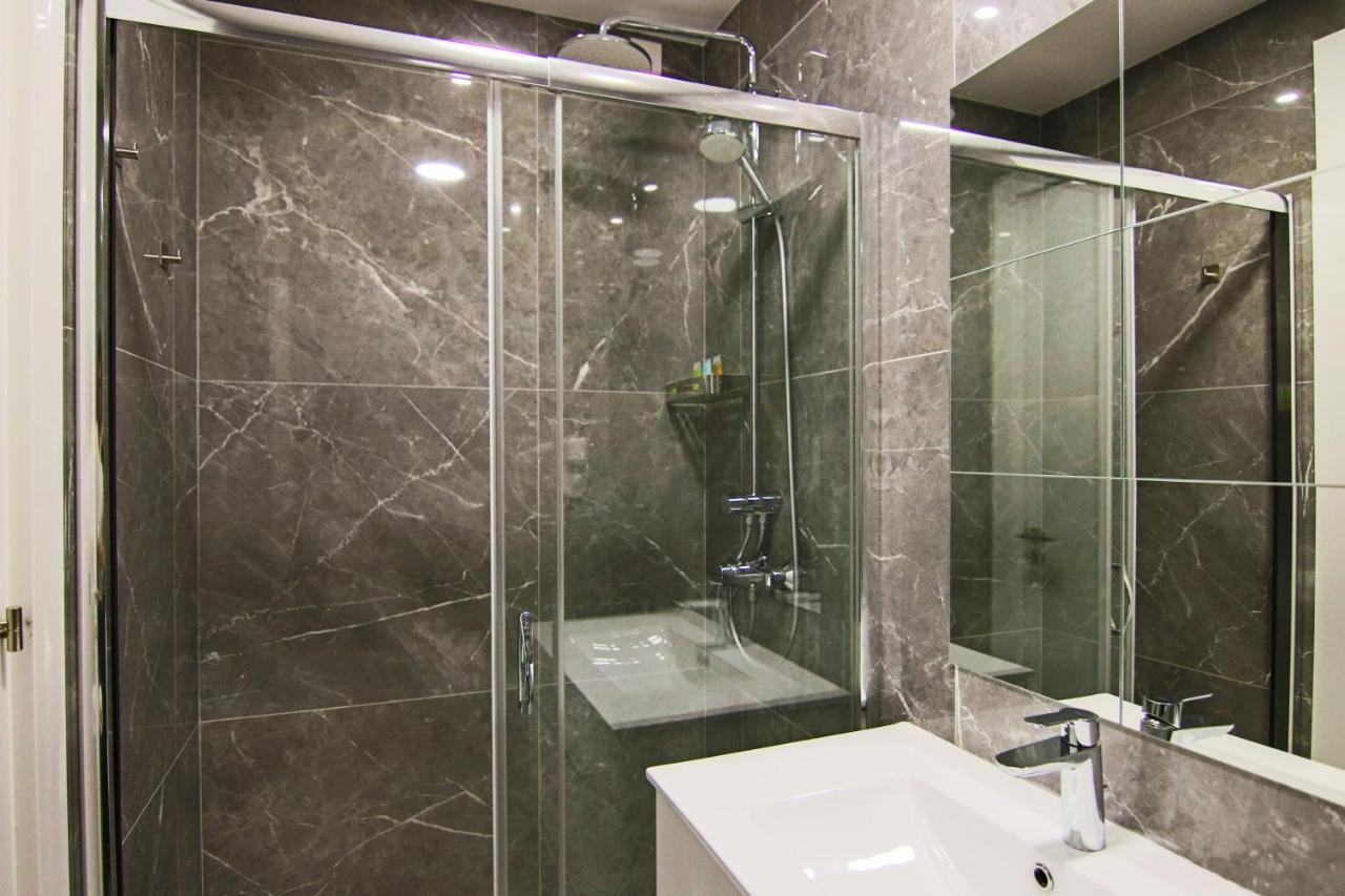 Phaedrus Living: Luxury Suite Nicosia 508 Exterior photo