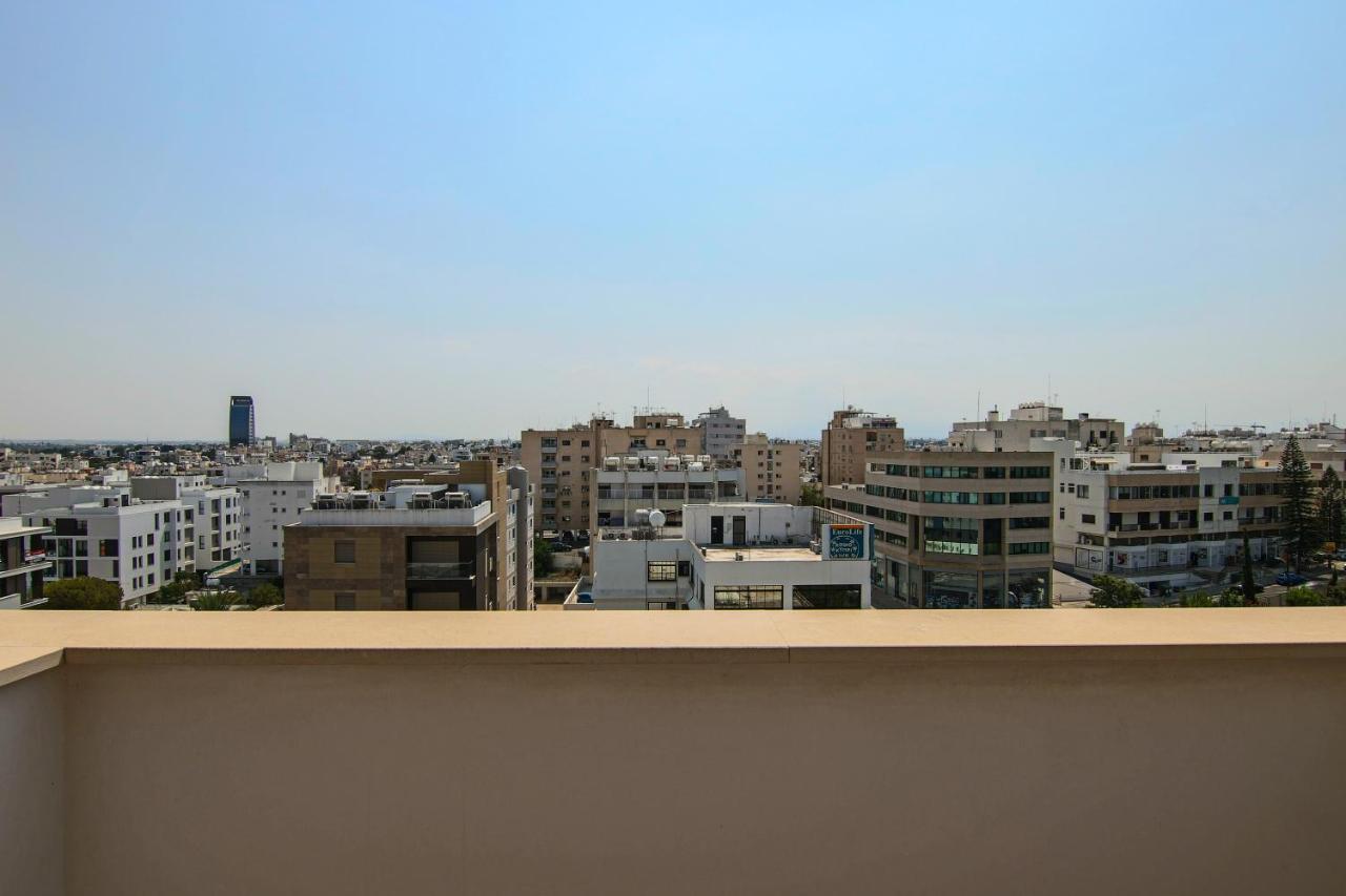 Phaedrus Living: Luxury Suite Nicosia 508 Exterior photo